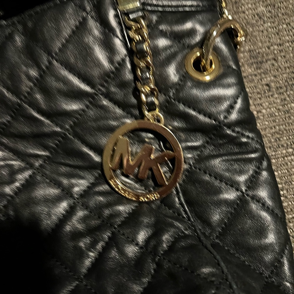 Mk quilted shoulder bag - Picture 5 of 11